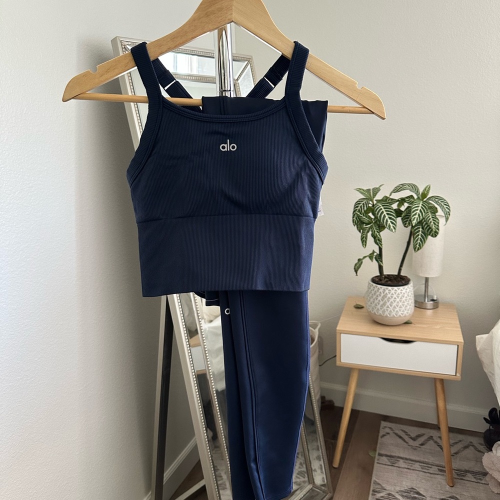 Alo Yoga Navy Bra and Leggings Set LIKE NEW